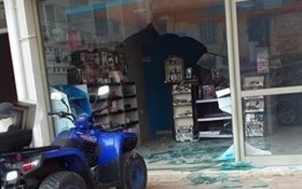 «Γουρούνα» εισήλθε σε κατάστημα στο Αργοστόλι! (εικόνα)