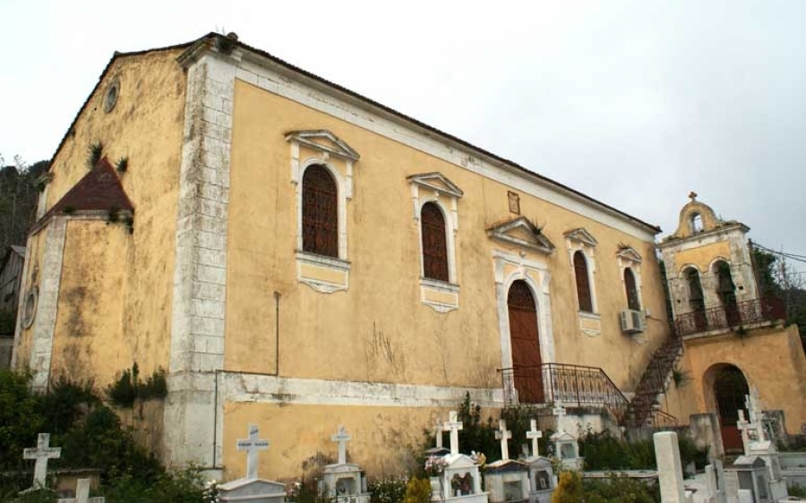 Ο &quot;πληγωμένος&quot; από τους σεισμούς Ναός της Αγίας Θέκλης στο ομώνυμο χωριό της Παλικής (εικόνες)