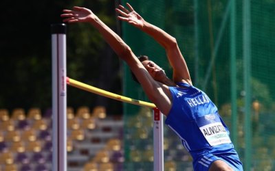 Χρυσό μετάλλιο και νέο ατομικό ρεκόρ με 2.11μ για τον Χάρη Αλιβιζάτο !