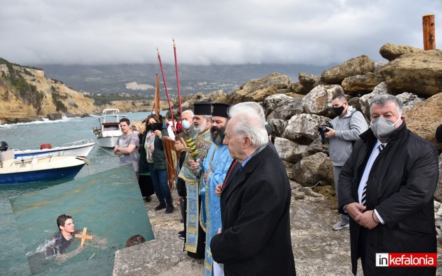 O Αγιασμός των Υδάτων στην Πεσσάδα (εικόνες/video)