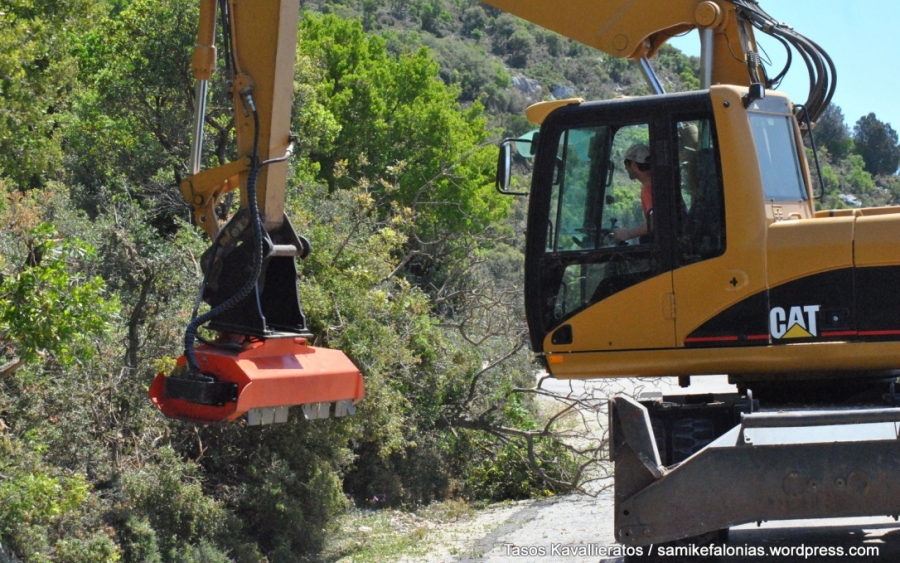 Καθαρίστηκε ο δρόμος σε Τσακαρισιάνο – Αγ. Λευτέρη – Αγραπιδιές