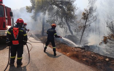 Ένωση Πυροσβεστών: Ζητάμε σεβασμό, όχι προνόμια - «400 ώρες δουλειάς με κάτω από 1.000 ευρώ καθαρά»