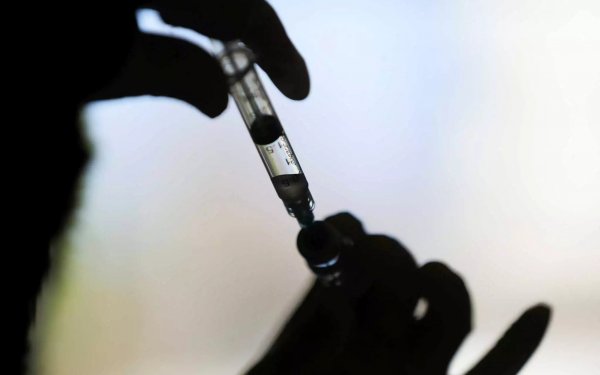 AstraZeneca: Έκτακτη συνεδρίαση της Επιτροπής Εμβολιασμών μετά τα περιστατικά