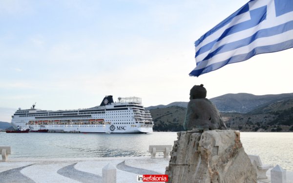 Η πρώτη «νότα» του MSC Sinfonia στο λιμάνι του Αργοστολίου για το 2025