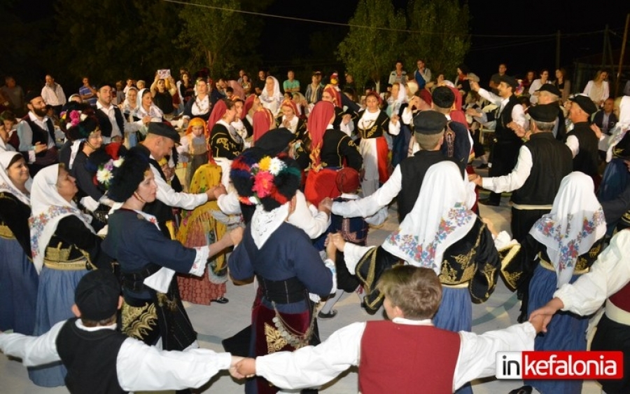 Έκανε ... κύκλο ο χορός στα Βλαχάτα! (εικόνες + video)