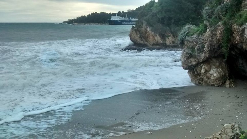 O φουρτουνιασμένος Πόρος (εικόνες)