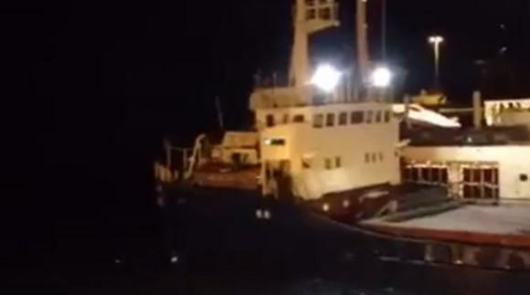 Η στιγμή της πρόσκρουσης πλοίου στη γέφυρα του Πορθμού του Ευρίπου (video)