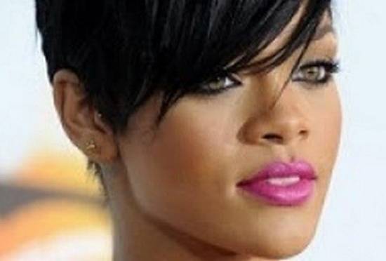 Απίστευτο! Η Rihanna χωρίς ίχνος μακιγιάζ...