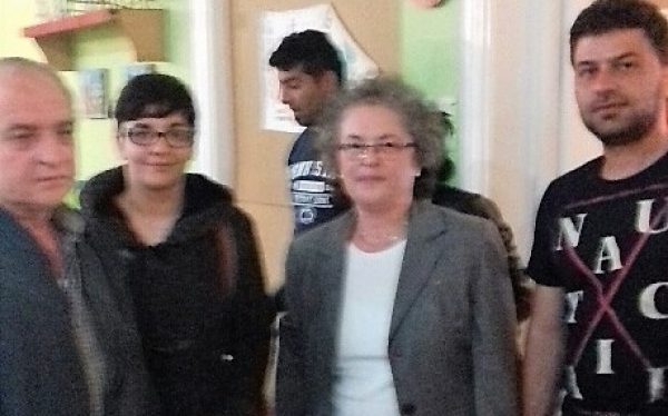 Κλιμάκιο του ΣΥΡΙΖΑ με τη βουλευτή Κεφαλονιάς & Ιθάκης επισκέφτηκε τους πρόσφυγες