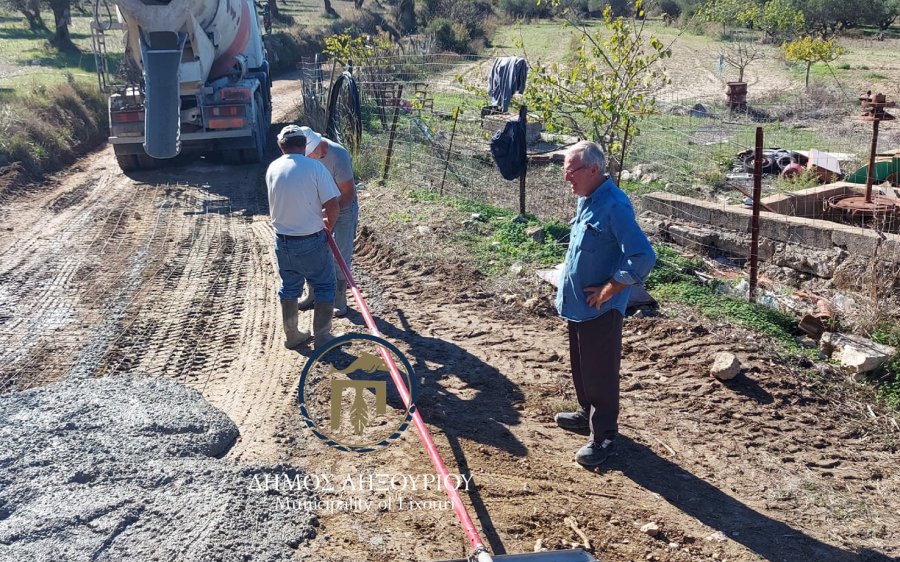 Ληξούρι: Τσιμεντοστρώθηκε αγροτική οδός μήκους 150 μέτρων, στην Κοινότητα Χαβριάτων (εικόνες)