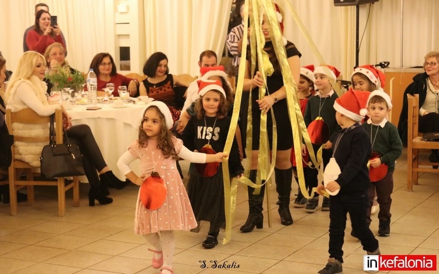 Όμορφη εκδήλωση για τα Χριστούγεννα από το Λύκειο Ελληνίδων (εικόνες+video)