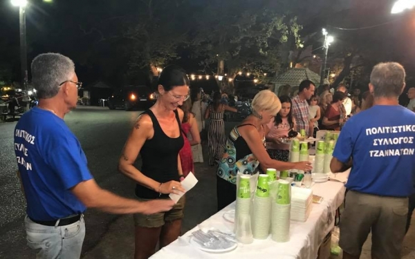 Η γιορτή της κρεατόπιτας στα Τζαννάτα (εικόνες)