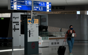 Τέσσερα κενά ασφαλείας στη μάχη με τον Κορνονοιό - Ερχονται πιο αυστηρά τεστ