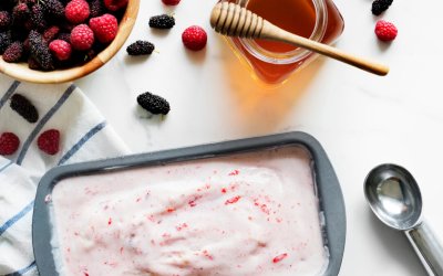 Παγωτό cheesecake με στραγγιστό γιαούρτι και μέλι