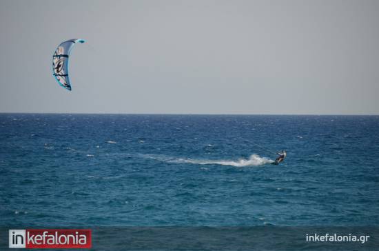 Kitesurf.. το θαλάσσιο σπορ που συναρπάζει