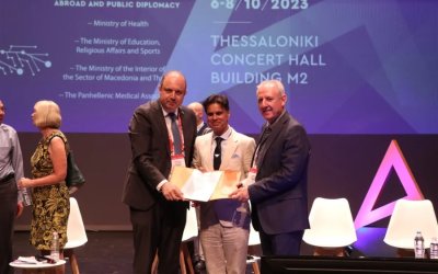 Ο «εικονικός» χειρουργός που διδάσκει Ιατρική σε όλο τον κόσμο ξεκινά να εκπαιδεύει Έλληνες γιατρούς