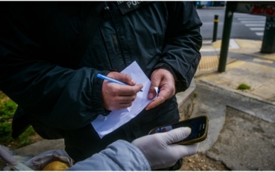 Κορωνοϊός: Πήρε φωτιά το 13033 -Στα 4,4 εκατ. τα sms που έστειλαν οι Έλληνες για την μετακίνησή τους