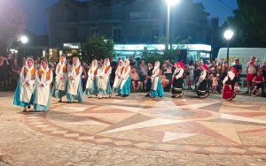 Μια πολύ όμορφη βραδιά παραδοσιακών χορών στην Σκάλα! (εικόνες)