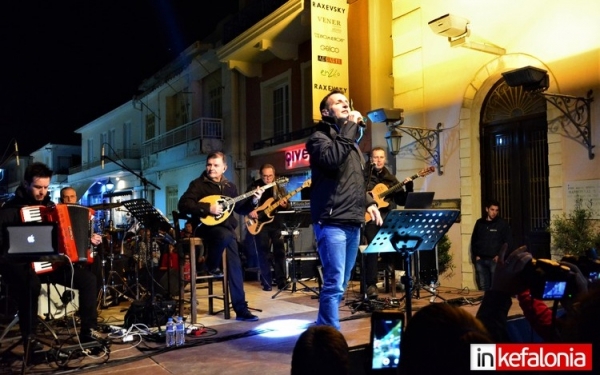 "Λευκή Νύχτα" με Δημήτρη Μπάση στο Αργοστόλι (εικόνες + video)