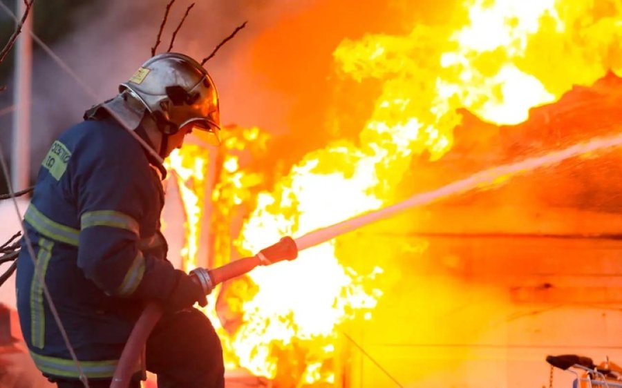 Ζάκυνθος: Απορριμματοφόρο πήρε φωτιά εν κινήσει - Η σωτήρια αντίδραση του οδηγού και των συναδέλφων του