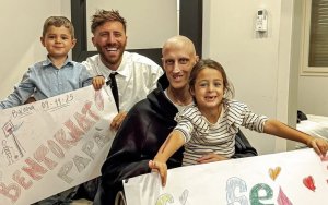 Συγκινητικές στιγμές στην επιστροφή του Ακίλε Πολονάρα στο σπίτι του!