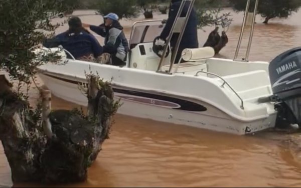 ΠΕΡΑΤΑΤΑ : Με ταχύπλοο σκάφος βοήθεια στους πληγέντες από την κακοκαιρία