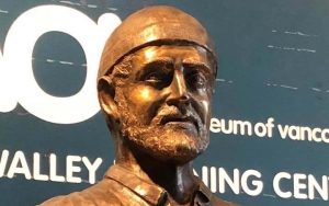 Η προτομή του Χουαν Ντε Φούκα στο Μουσείο του Βανκούβερ / Εικόνες (ΑΝΑΝΕΩΜΕΝΟ)