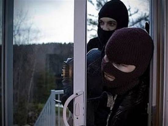 Τρεις ληστείες σε ένα βράδυ σε Βλαχάτα και Πλατιές