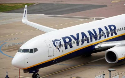 Θρίλερ σε πτήση Αθήνα - Βίλνιους: Αναγκαστική προσγείωση για σύλληψη μπλόγκερ