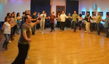 Μαθήματα παραδοσιακών χορών από τον Πολιτιστικό Σύλλογο Καραβάδου