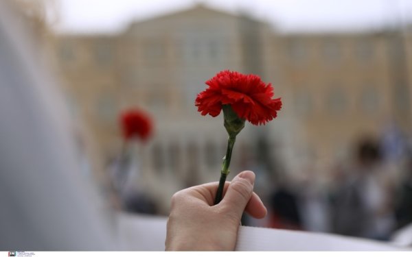 ΕΛΜΕ ΚΙ: "Όλοι στην Πρωτομαγιάτικη απεργιακή συγκέντρωση στην πλατεία Αργοστολίου"