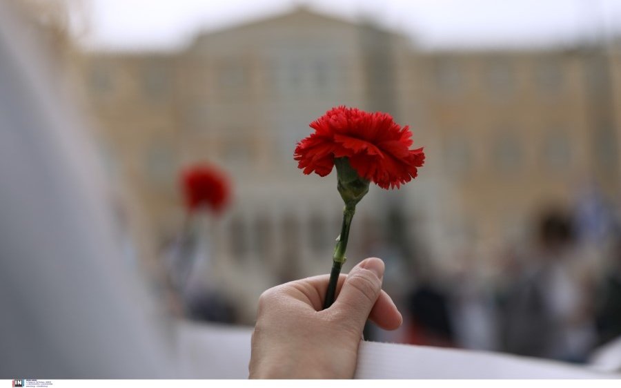 ΕΛΜΕ ΚΙ: "Όλοι στην Πρωτομαγιάτικη απεργιακή συγκέντρωση στην πλατεία Αργοστολίου"