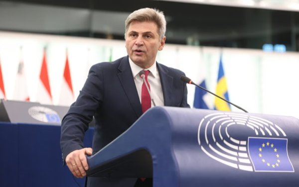 Φαραντούρης: Παρέμβαση στην Κομισιόν για τον κίνδυνο απώλειας ευρωπαϊκών κονδυλίων με ευθύνη της Κυβέρνησης