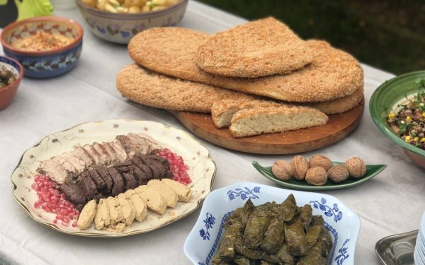 Καθαρά Δευτέρα: Τι συμβολίζει η λαγάνα