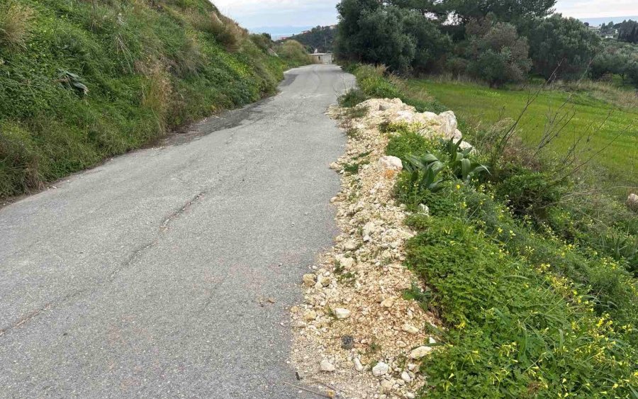 Λαϊκή Συσπείρωση: Ασφαλτόστρωση με προβλήματα στην Κεντρική Λεωφόρο Ληξουρίου – Στο στόχαστρο η Δημοτική Αρχή