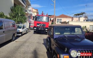 Αργοστόλι: Απαράδεκτο! Παράνομα σταθμευμένο τζιπ, παρεμποδίζει διέλευση Πυροσβεστικού οχήματος για περιστατικό απεγκλωβισμού γάτας – Αν καιγόταν κάποιο σπίτι;