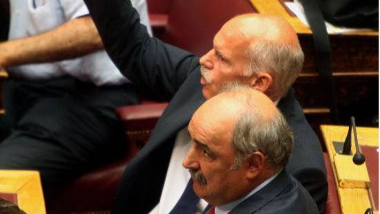 Ψηφίστηκαν οι αλλαγές για τα ΑΕΙ με απώλειες από το ΠΑΣΟΚ