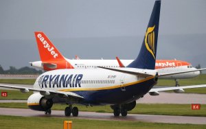 Easyjet και Ryanair κατηγορούν τη βρετανική κυβέρνηση για χάος!