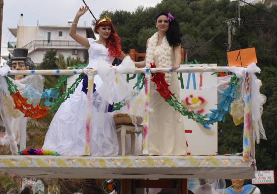 Κέφι και φαντασία στο Καρναβάλι του Πόρου