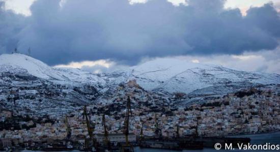 Στα "λευκά" μετά απο πολλά χρόνια η Σύρος!