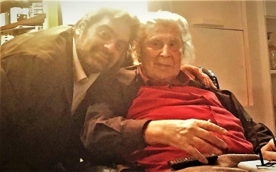 Τα "θερμά" λόγια του Μίκη Θεοδωράκη στον Παναγή Μπαρμπάτη