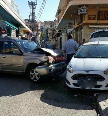 Τροχαίο ατύχημα στο κέντρο του Αργοστολίου