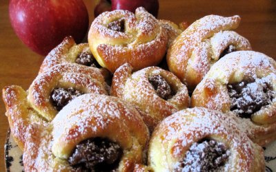 Φανταστικά μηλοπιτάκια με σπιτική ζύμη από την Σία Λαδά