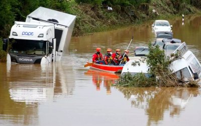 Γερμανία: 25.000 μέλη σωστικών συνεργείων αναζητούν επιζώντες από τις φονικές πλημμύρες
