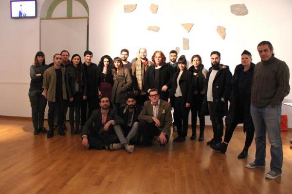 Ο Γεώργιος Κακής Κωνσταντινάτος ανάμεσα στους καλλιτέχνες της Biennale, στο Camp