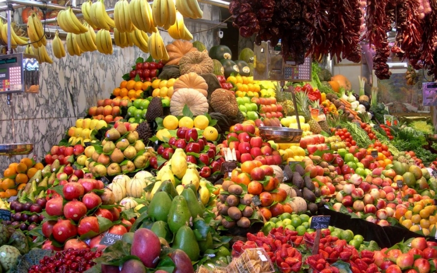 Φρούτα και λαχανικά εποχής. Πότε καταναλώνουμε ποια. Χρηστικός πίνακας για να απολαμβάνουμε ό,τι καλύτερο προσφέρει η γη