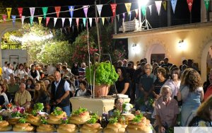 Πλήθος πιστών στην Ιερά Μονή Κηπουραίων για την Ύψωση του Τιμίου Σταυρού