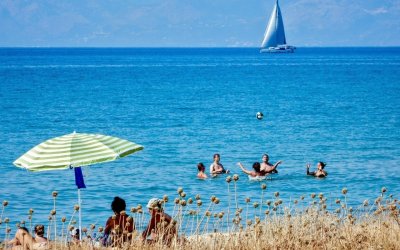 Γαλάζιες Σημαίες 2025: Ποιες παραλίες πήραν σε Κεφαλονιά &amp; Ιθάκη