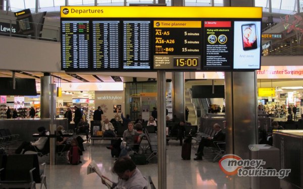 Συνεχίστηκε το Σαββατοκύριακο το “κομφούζιο” στα βρετανικά αεροδρόμια! 200 ακυρώσεις πτήσεων - Οι ευθύνες για το “χάος”