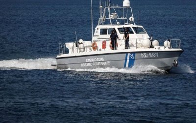 Αποκολλήθηκε το φορτηγό πλοίο που είχε προσαράξει στην Βασιλική της Λευκάδας